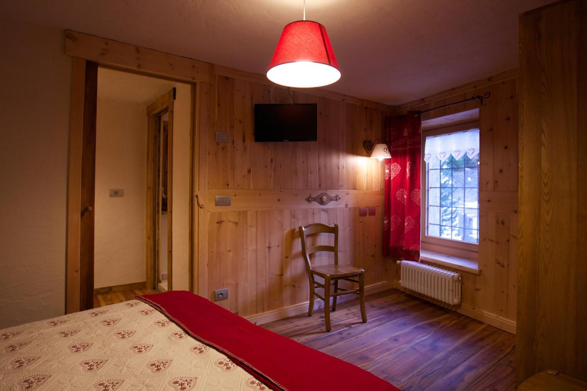 Maison Peroulaz Charvensod Szoba fotó