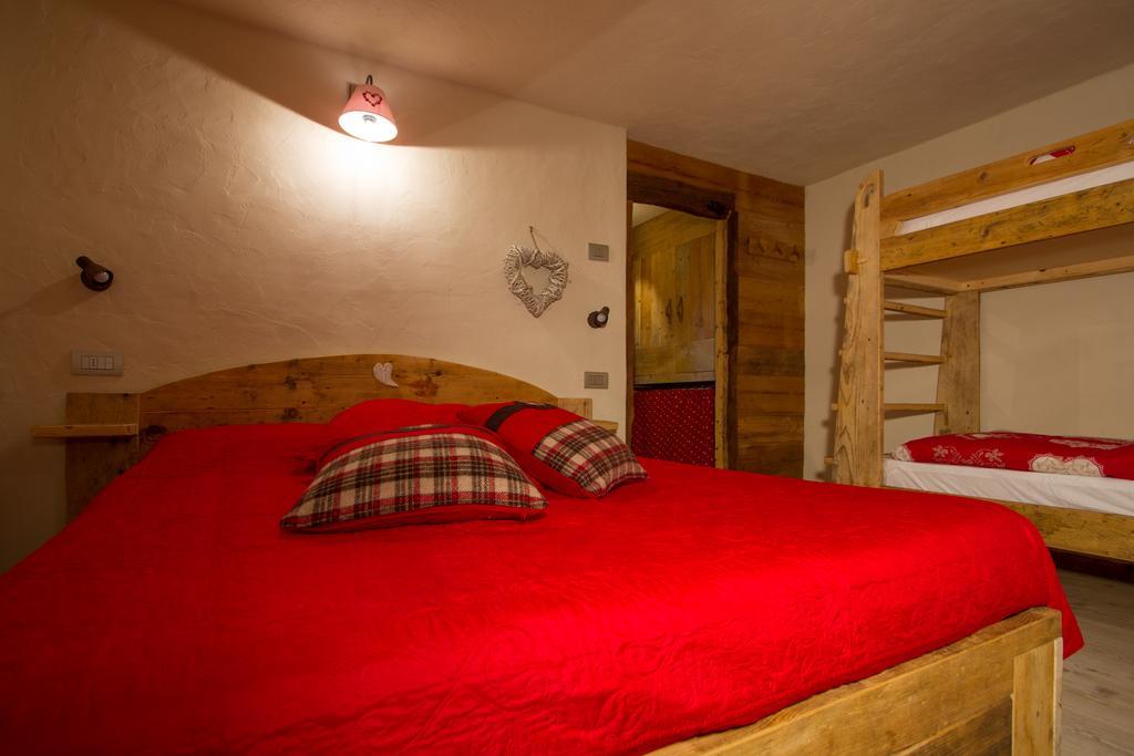 Maison Peroulaz Charvensod Szoba fotó