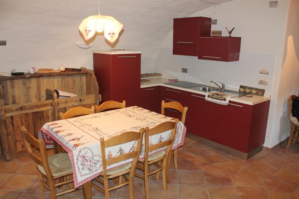 Maison Peroulaz Charvensod Szoba fotó