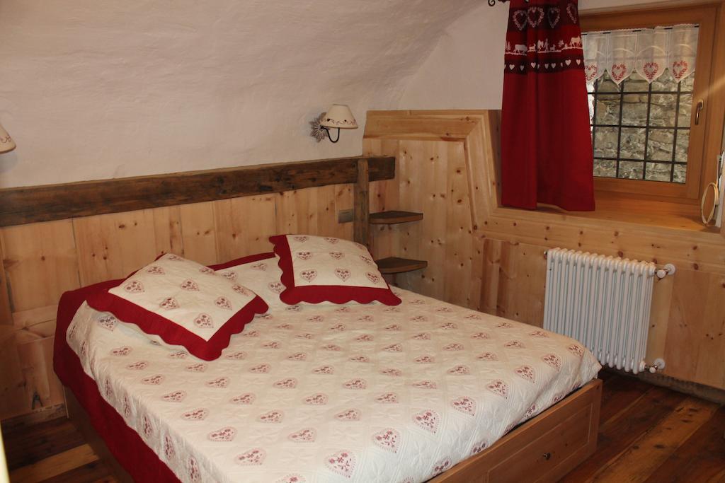Maison Peroulaz Charvensod Szoba fotó
